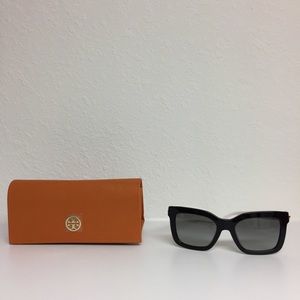 AUTHENTIC Tory Burch sunglasses 😎